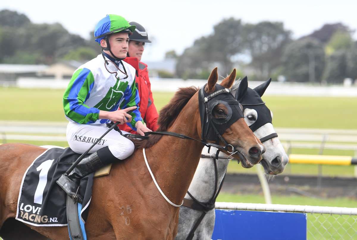 Young jockey Ngakau Hailey dies in dirtbike crash