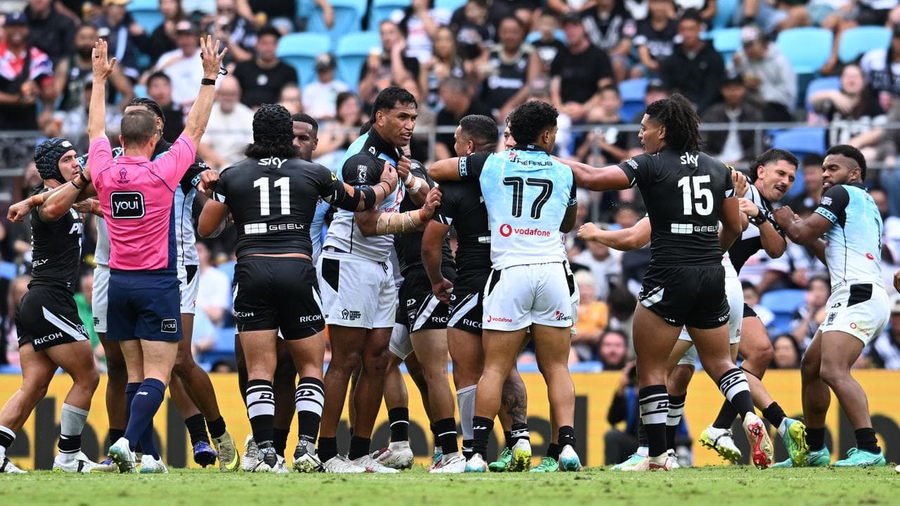 Send off mars Kiwis' thumping Fiji win to secure semi
