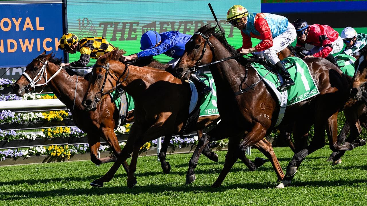Tempted upsets Ka Ying Rising to claim Everest