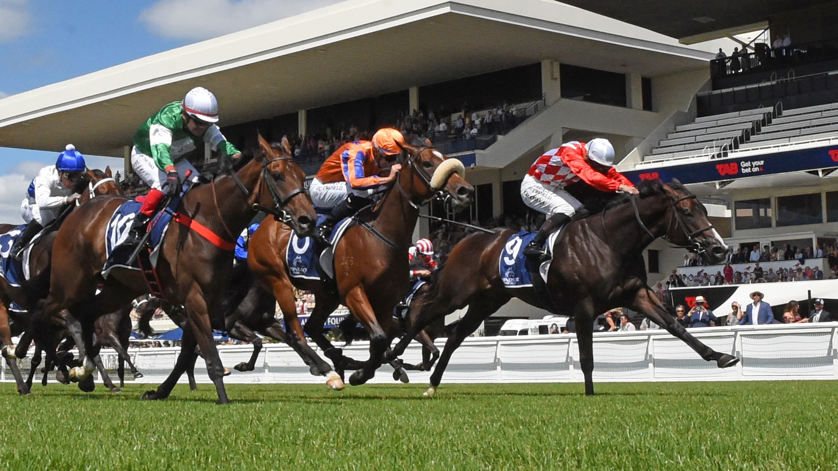 Confesara scores sentimental win on Champions Day