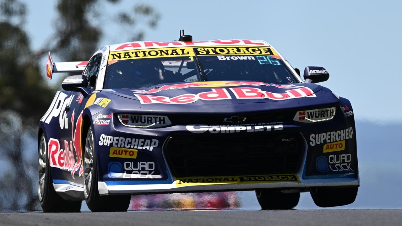 Brown returns to summit, rival eyes Sprint Cup