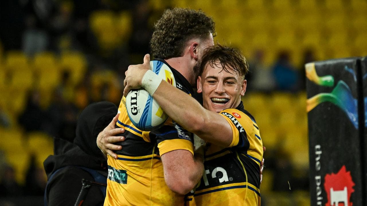 Hurricanes blow away Blues to reach Super Rugby final
