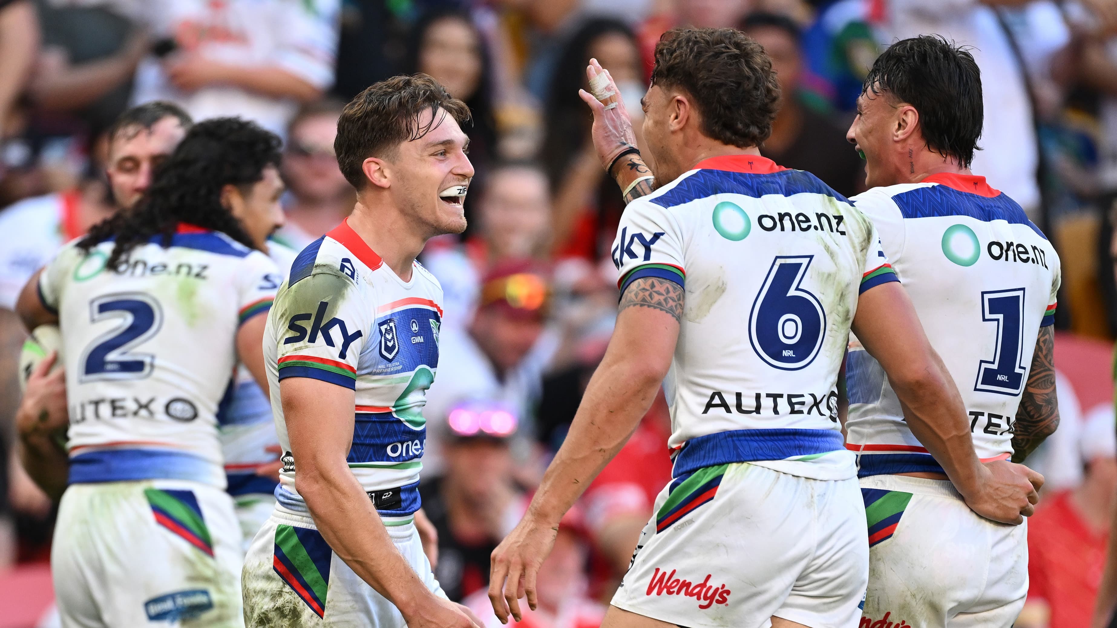 Dolphins skipper injured as Warriors go five straight