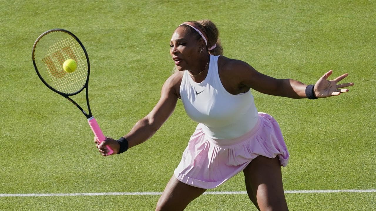 Williams gets best of Kiwi in return to professional tennis