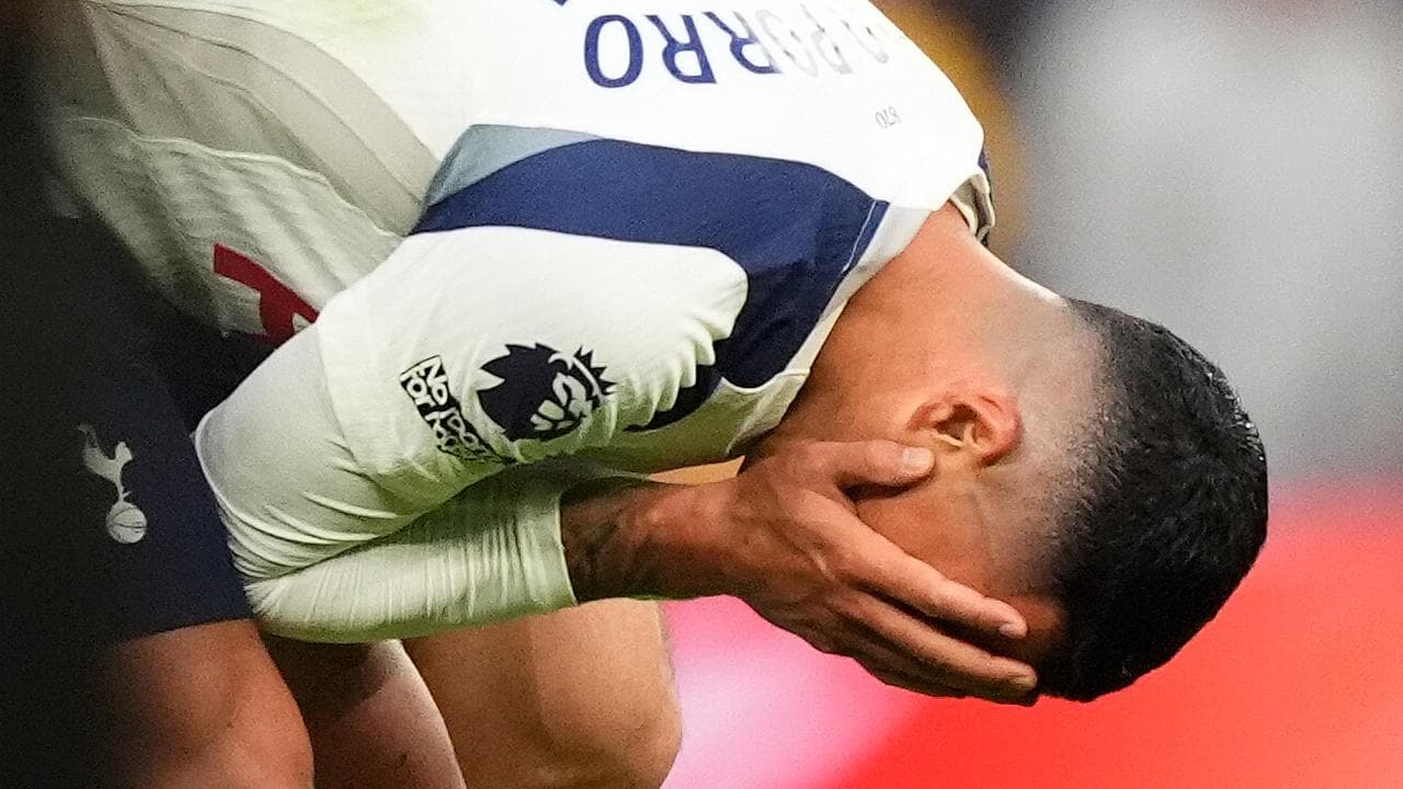 Struggling Tottenham thwarted by Brighton's late strike