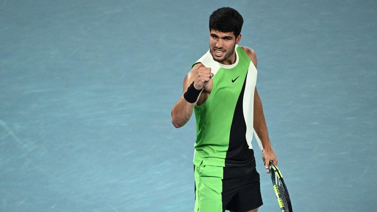 De Minaur outclassed by ruthless Alcaraz in Australian Open quarter-finals