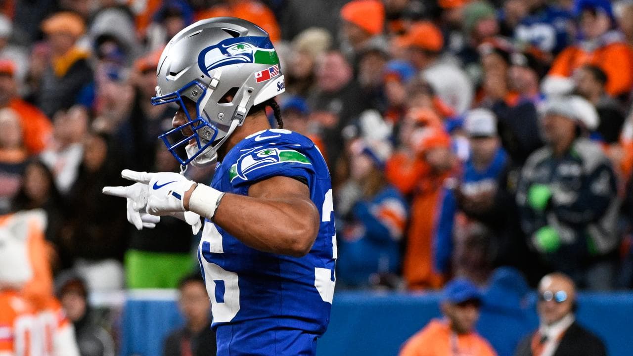 NZ-born running back scores TD, Aussie punters busy as Broncos prevail over Seahawks