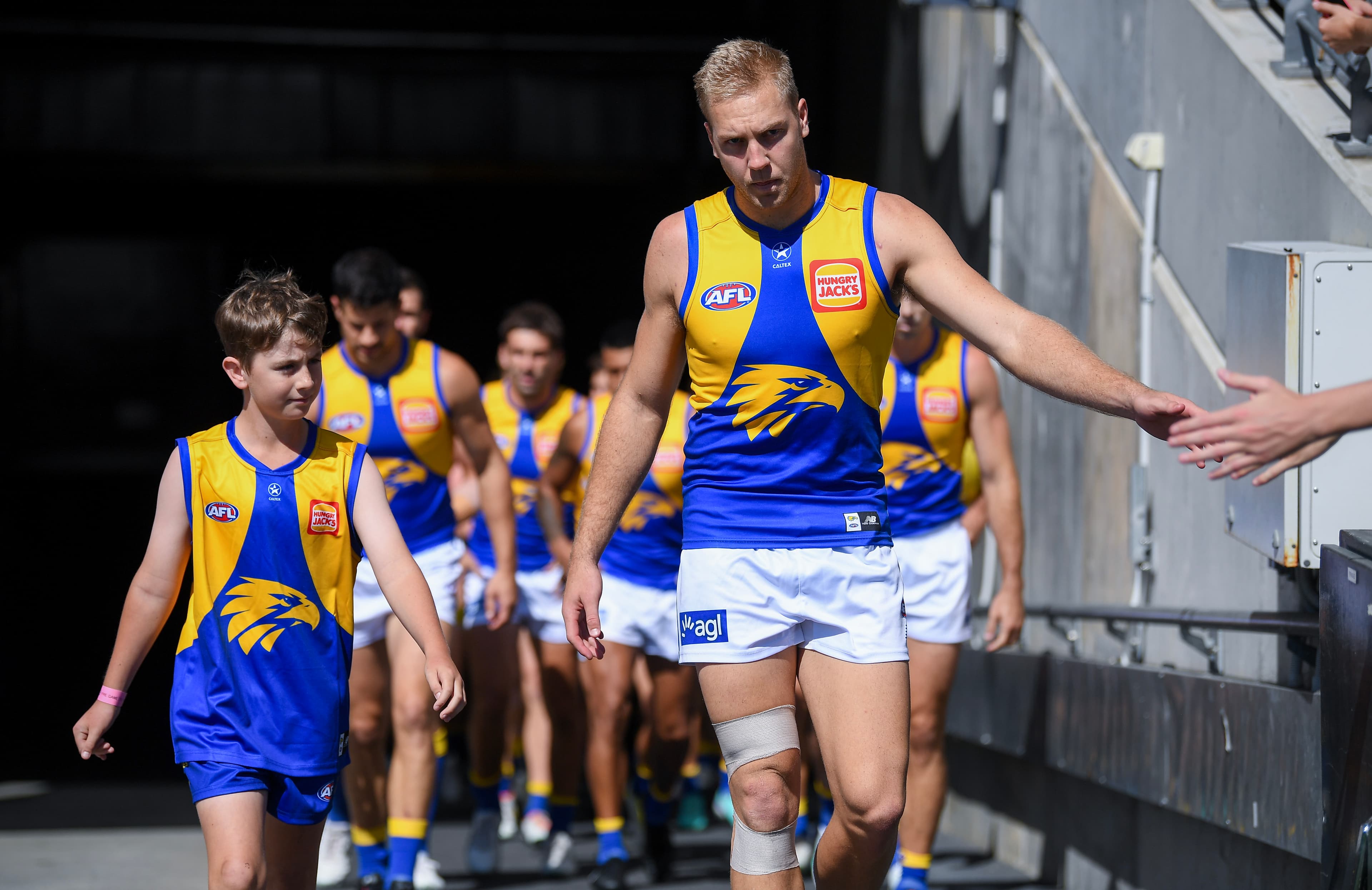 Sack the captain? Eagles warned over Allen's secret meet