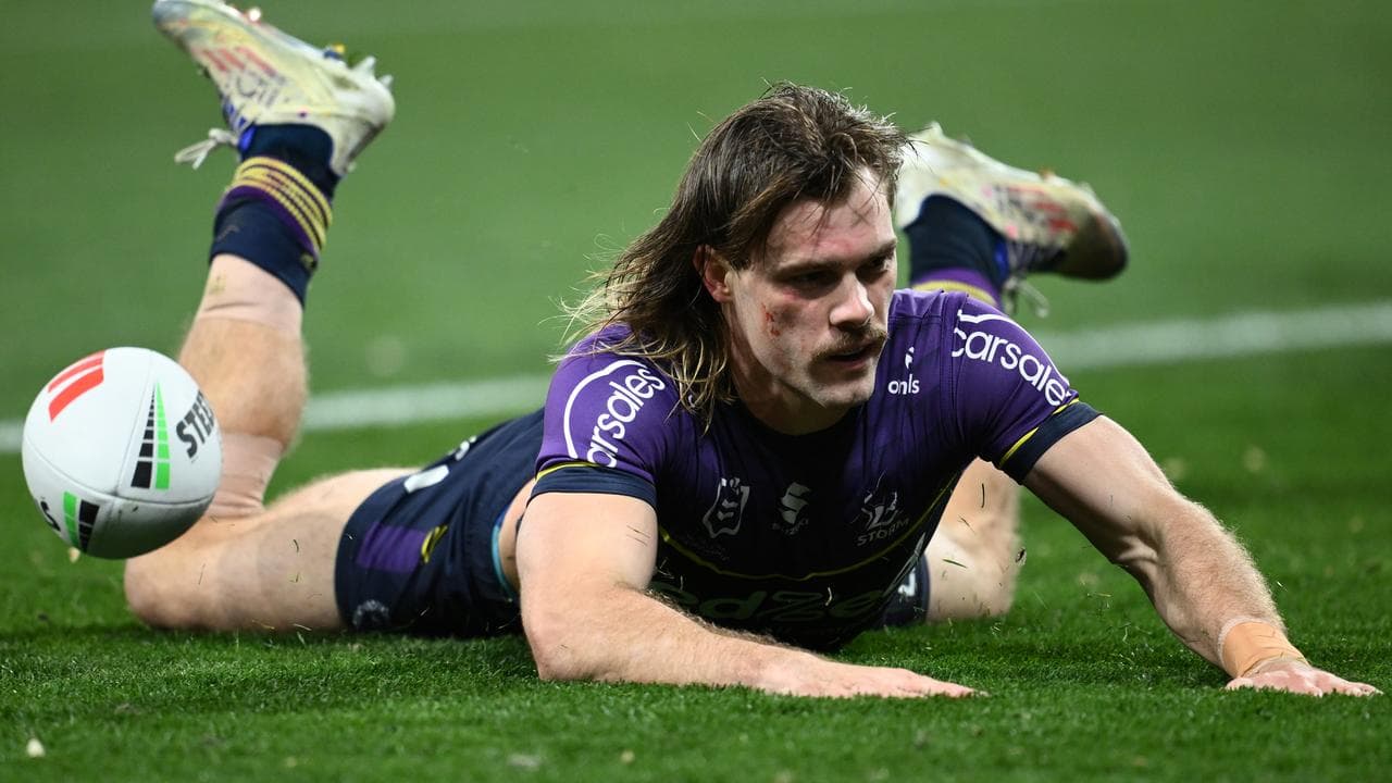 Storm star Papenhuyzen shrugs off knee issues to play round one