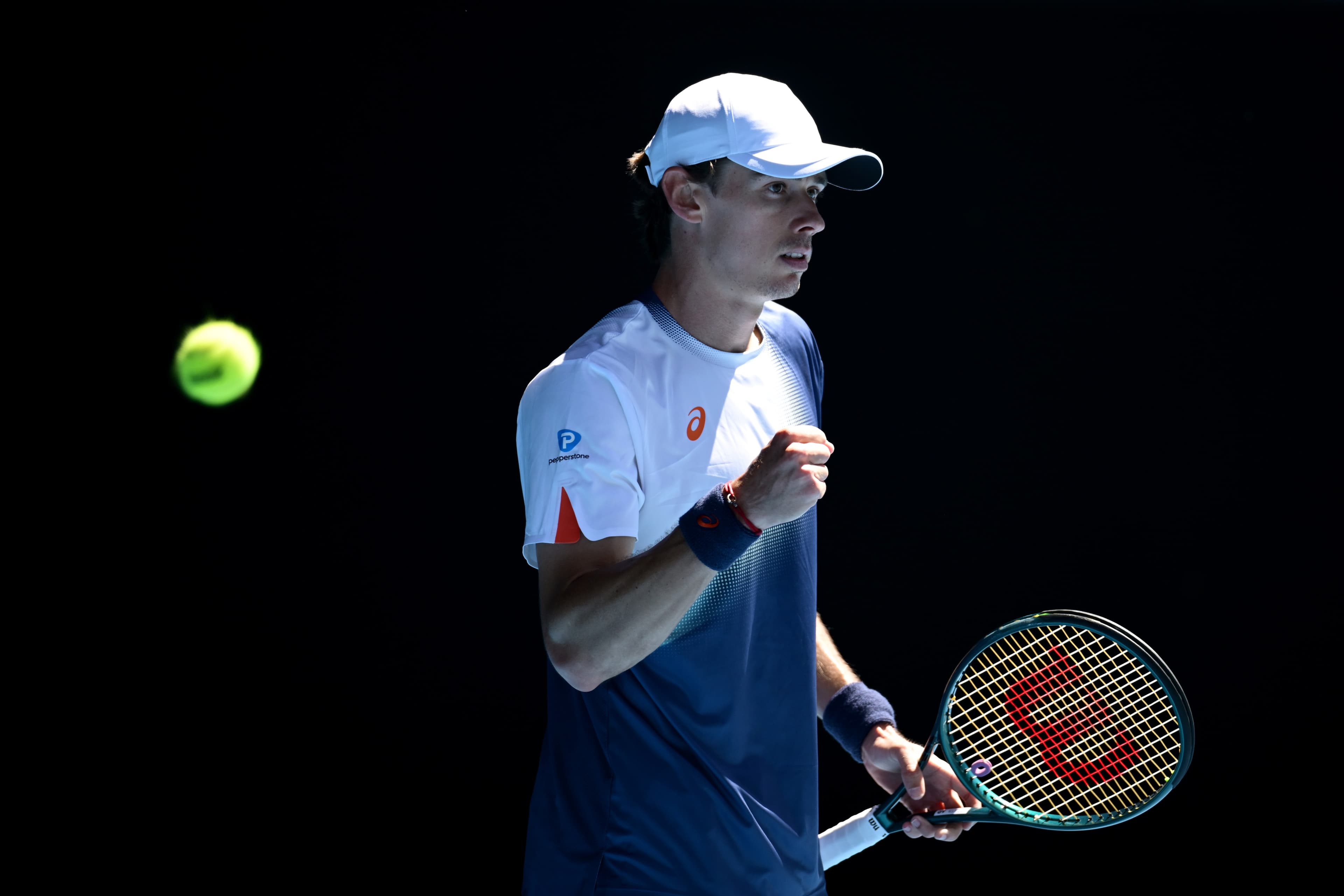 De Minaur cruises through to third round with Aus Open statement performance