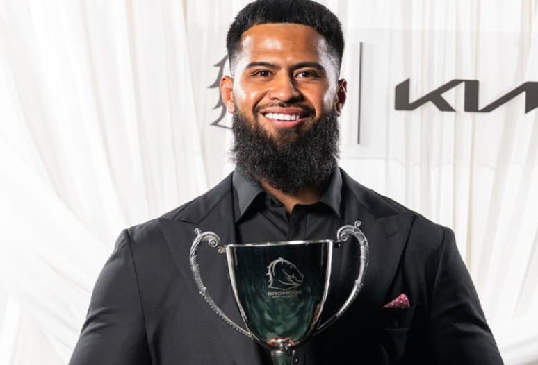 Haas dethrones Langer on historic night