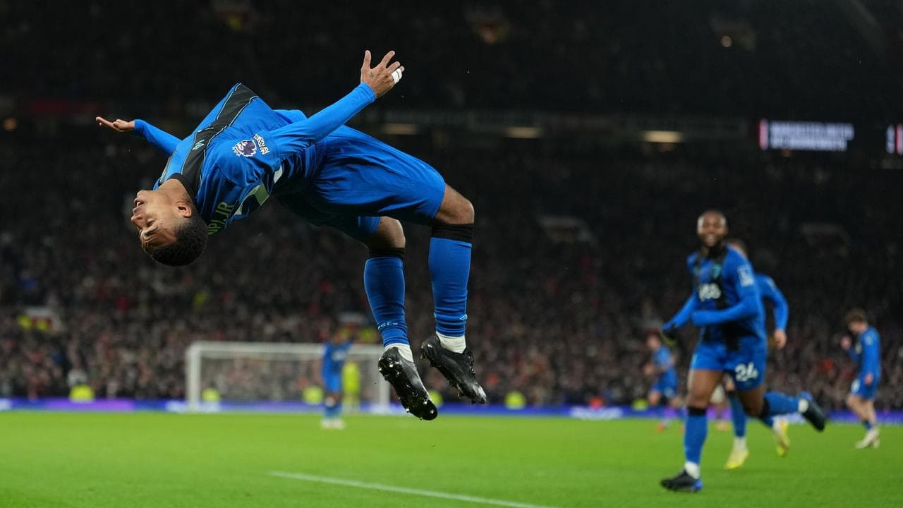 Man Utd, Bournemouth share eight-goal EPL thriller