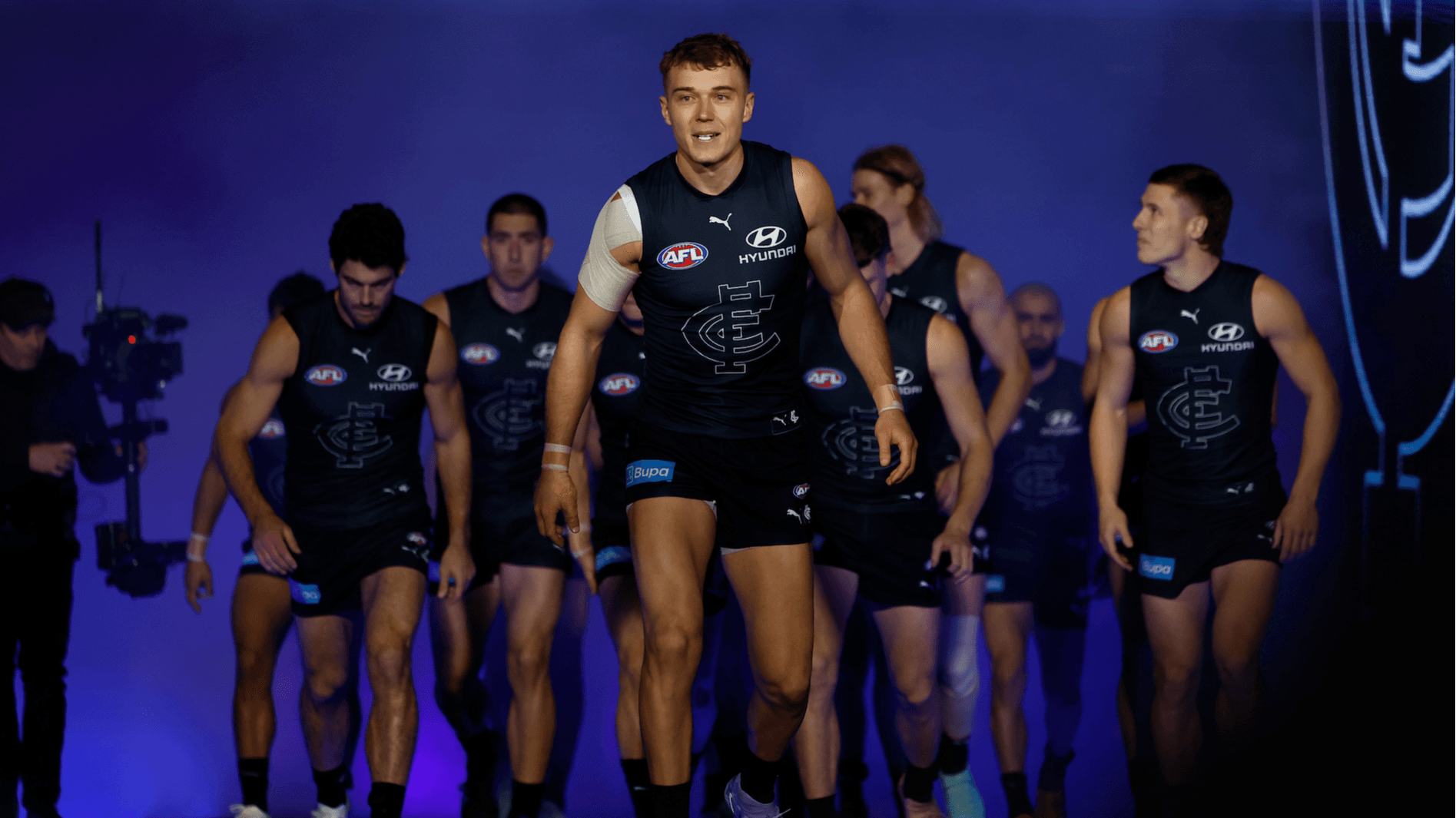 Calls for every Carlton player, bar one, to be put up for trade