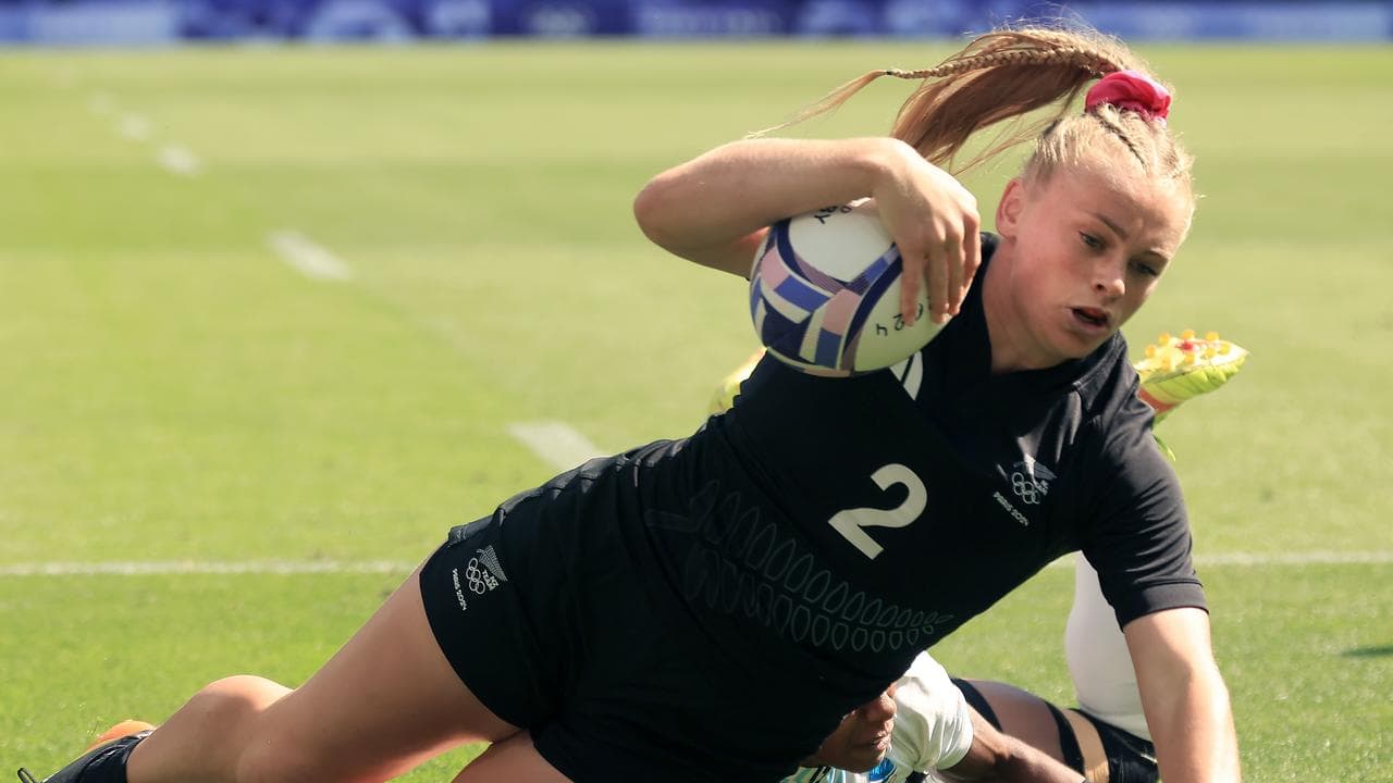 NZ hammer Australia in Singapore Sevens final
