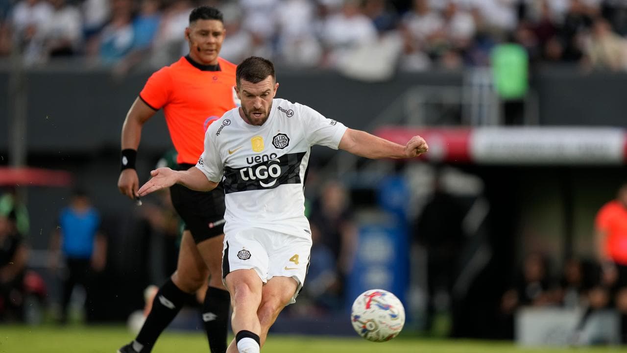 Payne's match-worn jersey for Paraguay club sparks bidding war