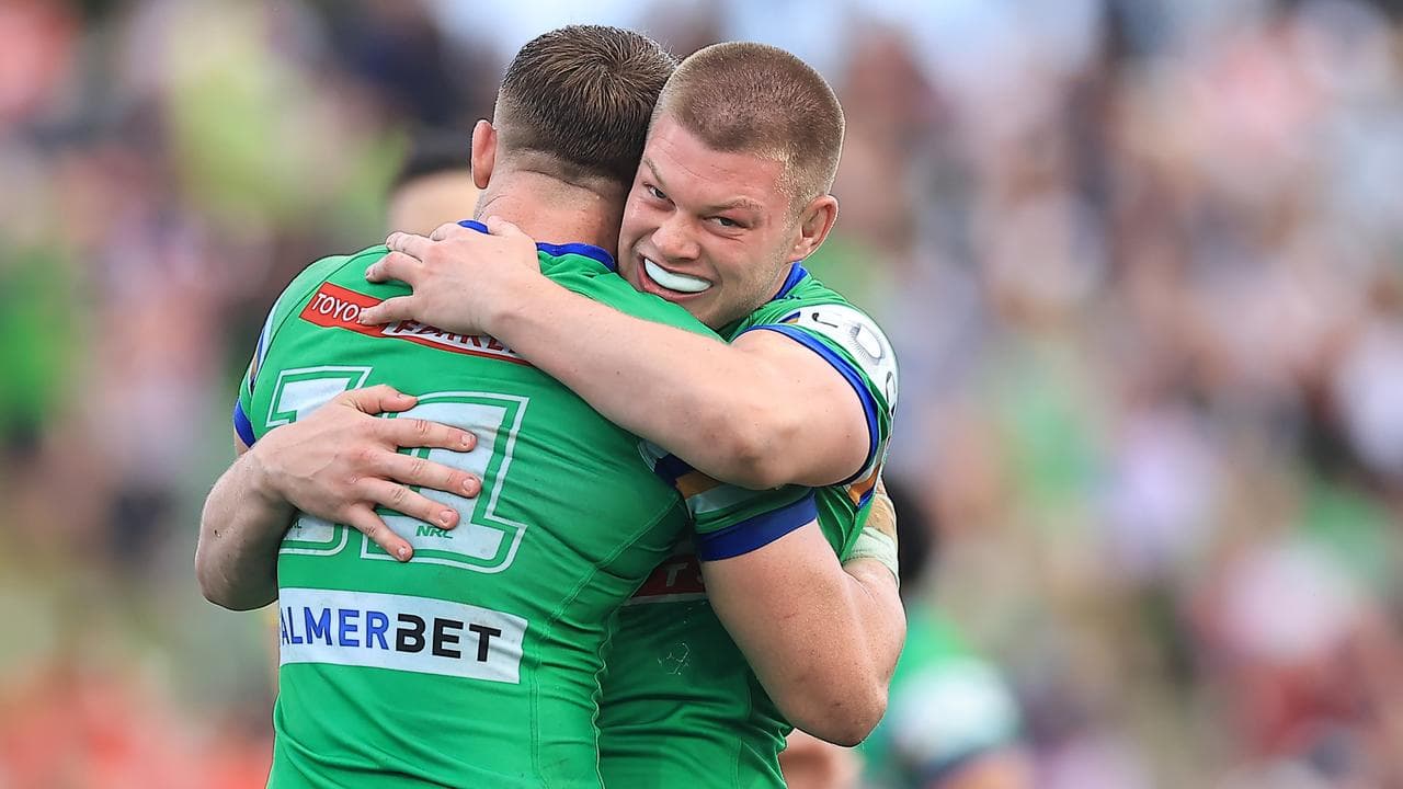 Raiders duo dodge suspension for Las Vegas hijinks