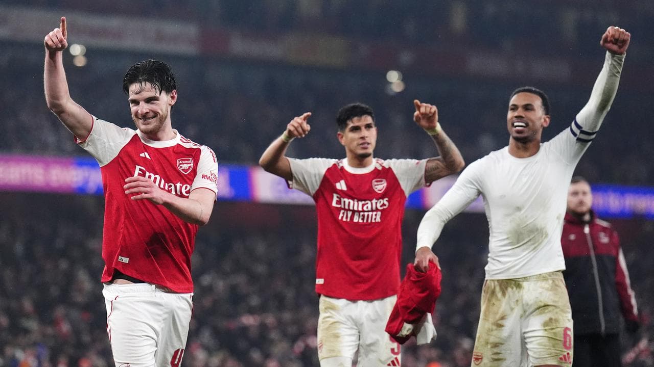 Stoppage-time winner has Arsenal gunning for Cup glory