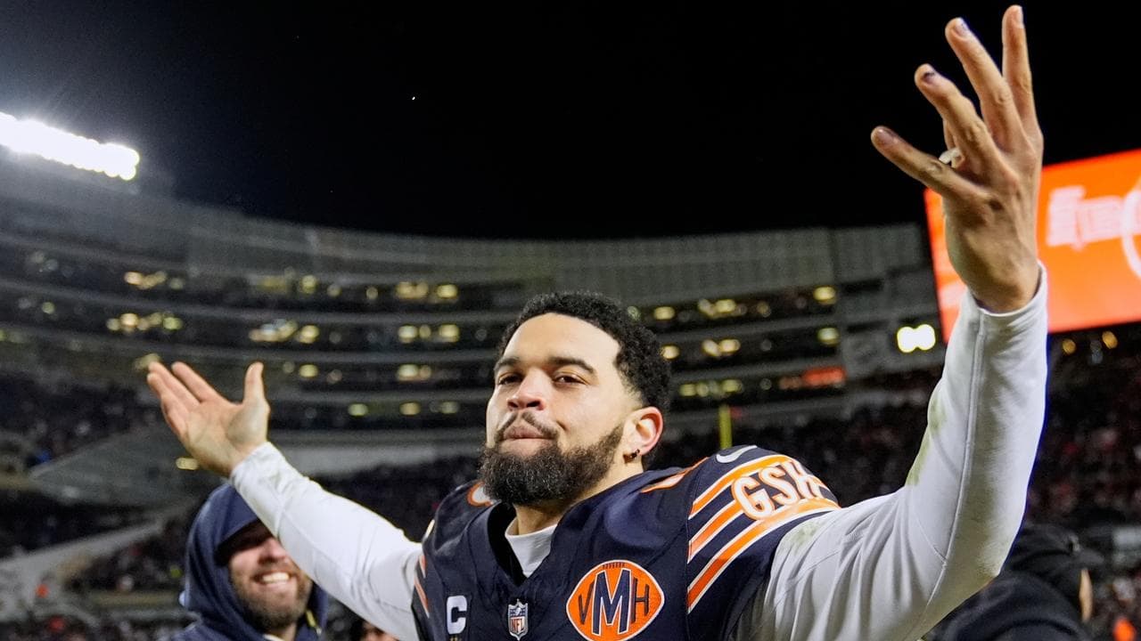 Bears, Rams clinch thrillers to kickstart NFL playoffs