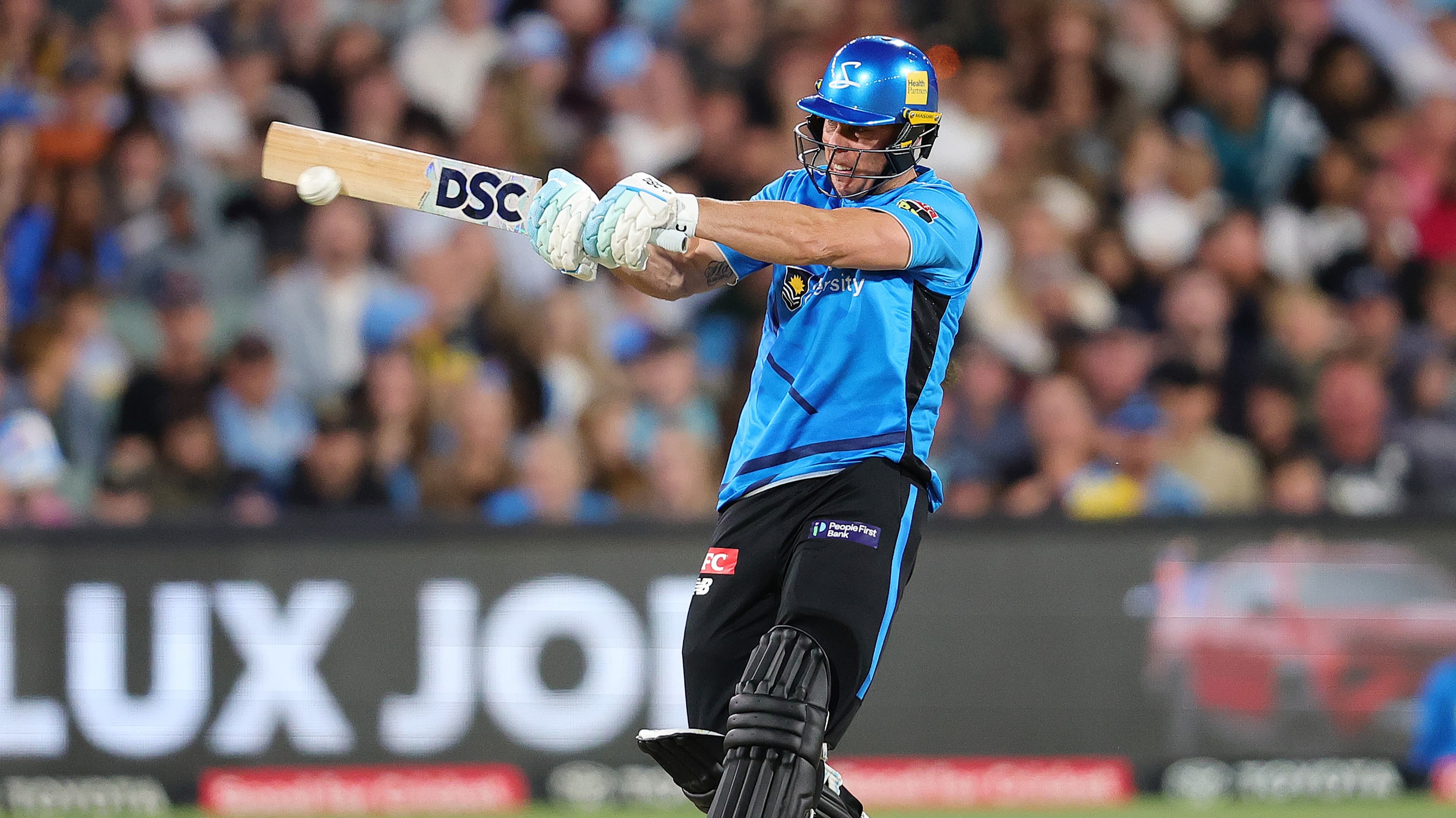 Lynn achieves BBL first as Strikers claim big win
