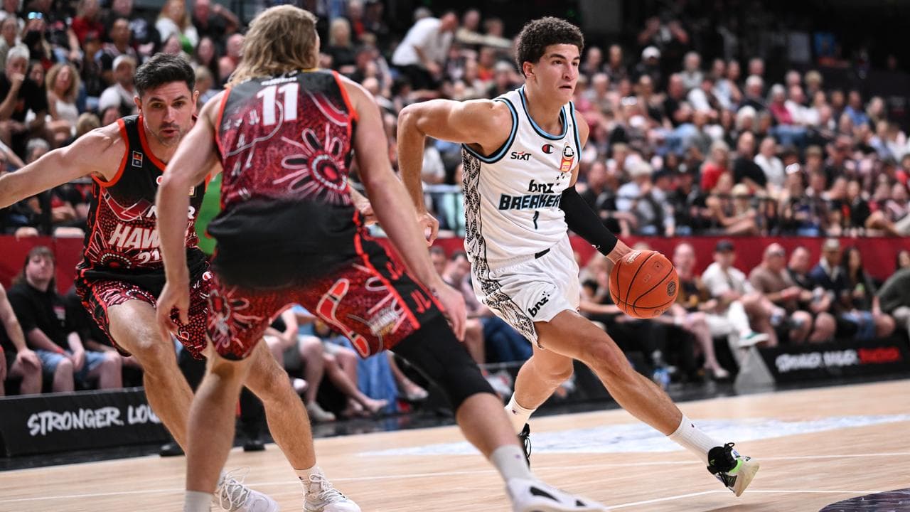 Breakers fight to resist Hawks' comeback days after heavy home defeat