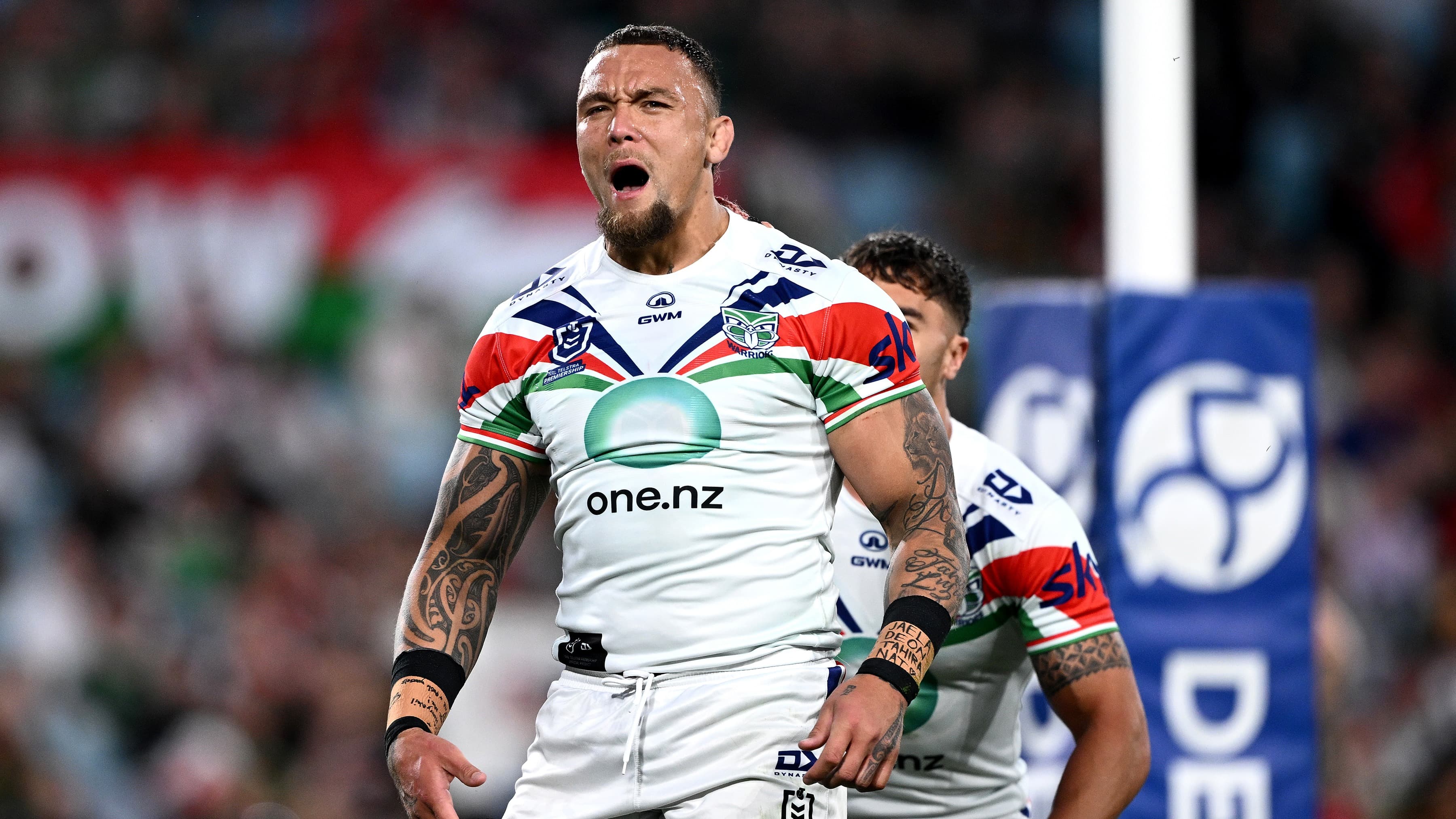 Warriors defeat Souths, climb to first on NRL ladder